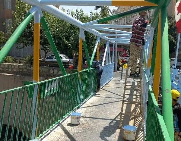 بهسازی ۳۱  پل محور مسیل های جاجرود و منوچهری و نصب المان های شهری