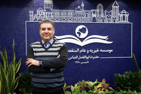 ما در فضایی تاریک و غیرشفاف قدم برمی داریم