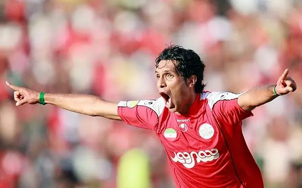 عرب پرسپولیس را به این روز انداخت/ کالدرون با حسینی لجبازی میکند