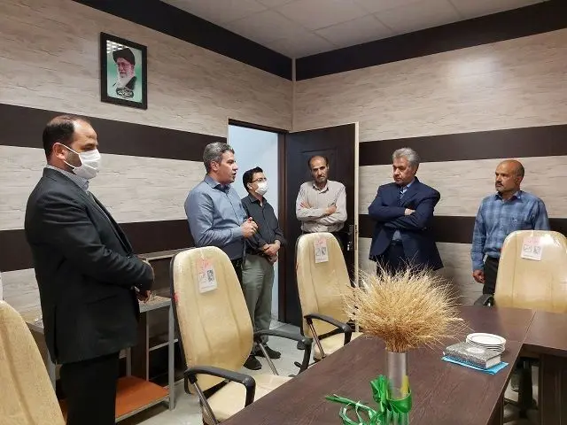 بازدید رئیس جهاد کشاورزی استان مرکزی از روند تکمیل امور اداری اعطای تسهیلات به دامداران