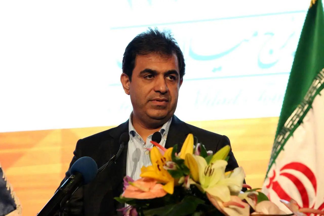 امروز صاحب دانش و لیسانس در زنجیره فولاد هستیم