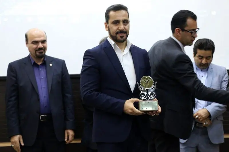 اعطا تندیس ویژه ملی آرمان برتر به روابط عمومی پست بانک ایران