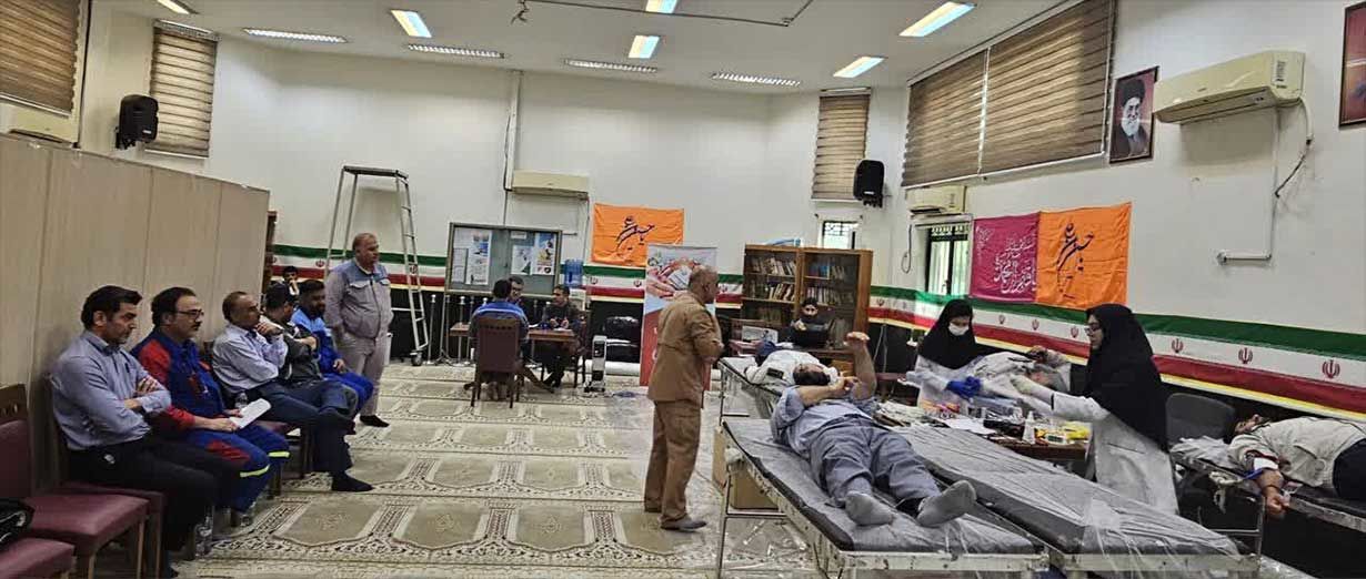 مشارکت کارکنان پتروشیمی بوعلی سینا در طرح اهدا خون

