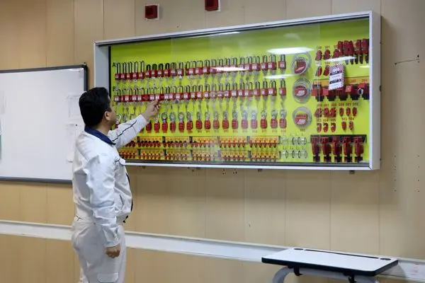 پیاده‌سازی سیستم ایزولاسیون الکتریکی و سیستم صدور الکترونیکی پروانه کار در فجر انرژی خلیج‌فارس

