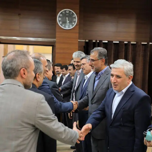دیدار نوروزی کارکنان و مدیران گروه مالی اقتصادنوین با مدیرعامل و هیئت مدیره بانک

