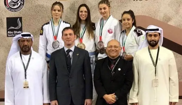 هدیه گرانقیمت شیخ اماراتی به ورزشکار صهیونیست!