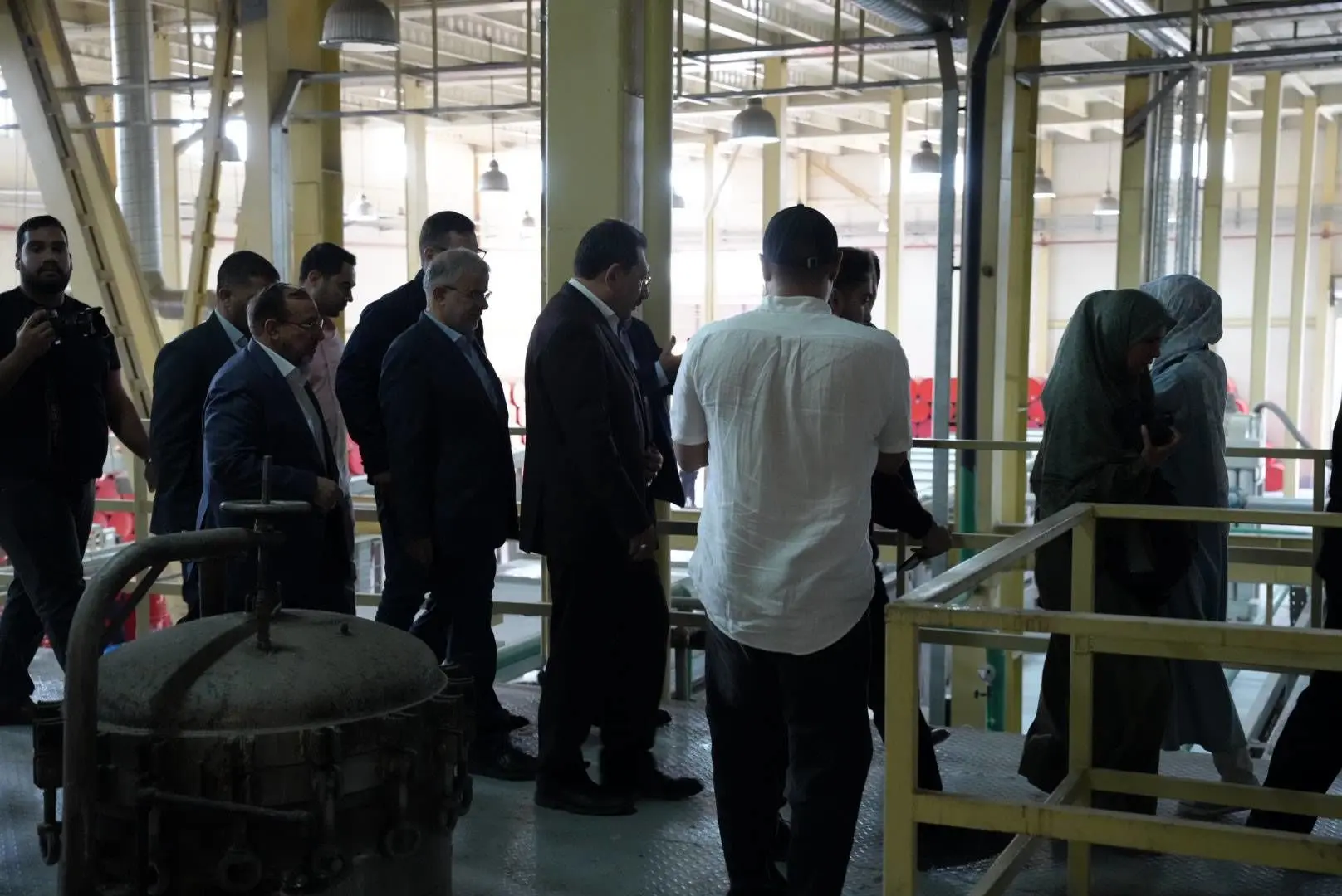 بازدید وزیر صمت از واحد تولید پلی رزین در شهرک صنعتی هشتگرد