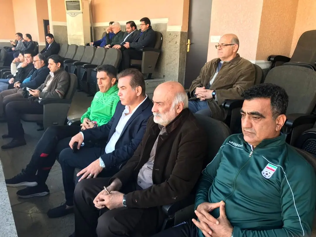 کادر فنى تیم امید تماشاگر بازى سایپا و ذوب آهن