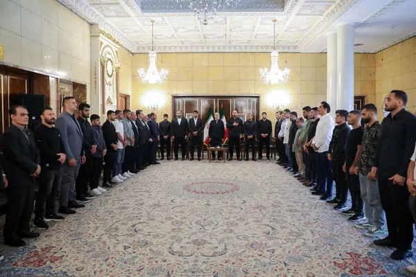 تجلیل رئیس‌جمهور از قهرمانان کشتی آزاد و فرنگی