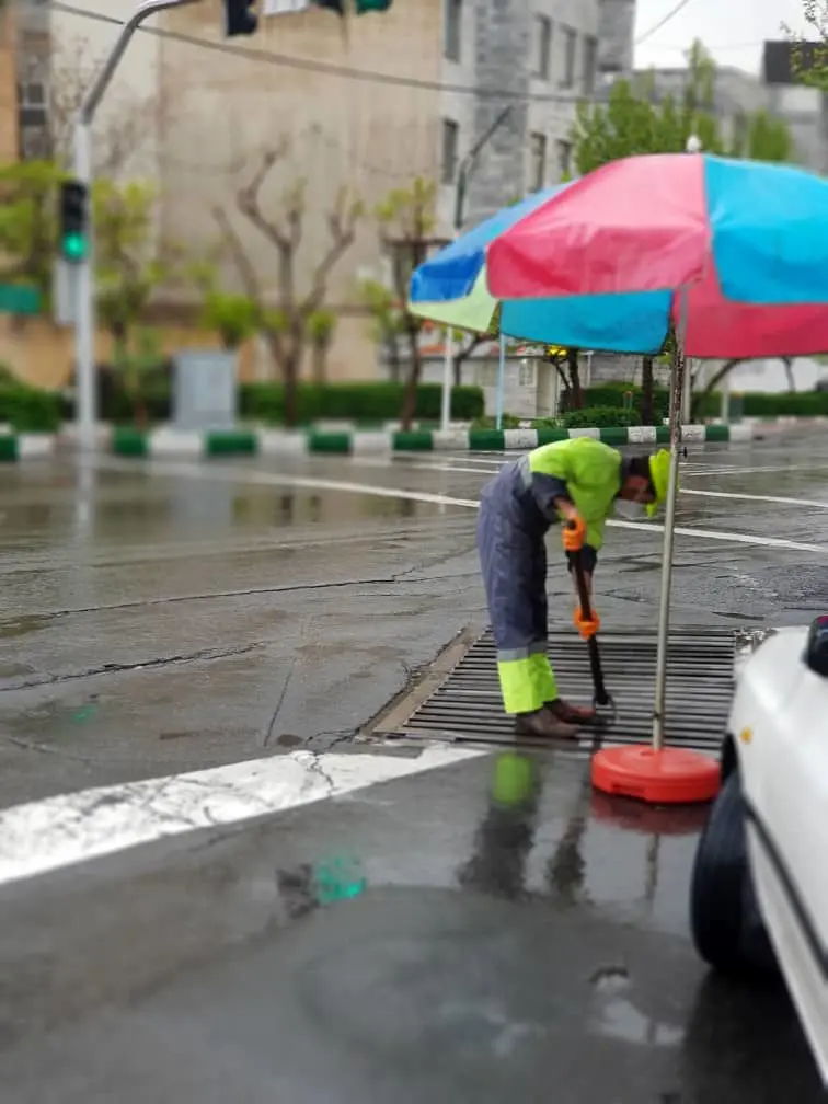 آماده باش شهرداری منطقه 4 برای مقابله با آب گرفتگی های احتمالی

