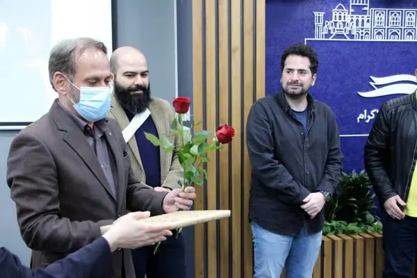 دست به دست هم برای دانش آموزان ایران زمین