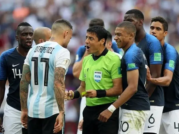 حرکات خاص از علیرضا فغانی در سئول + عکس