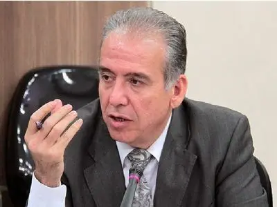 مردم حق دارند که دلار میخرند