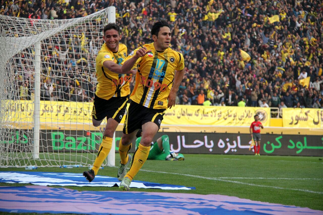 هافبک هجومی سپاهان اصرار به جدایی دارد