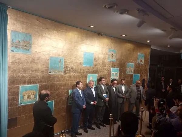 رونمایی از یادمان چهارمین جایزه خشت طلایی بر فراز برج میلاد