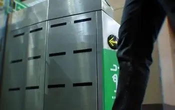 تاحالا شده پشت گیت مترو معطل بشی؟