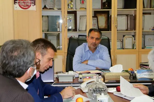 دیدار مدیر مخابرات منطقه مرکزی با شهردارغرق آباد