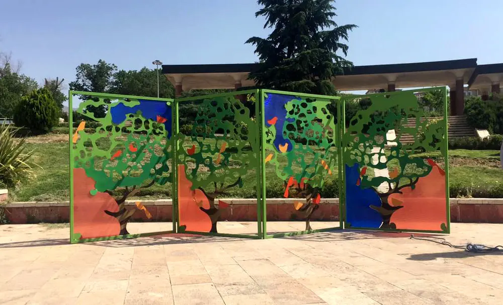 رنگ آمیزی جداره و مبلمان های شهری در شمال شرق تهران