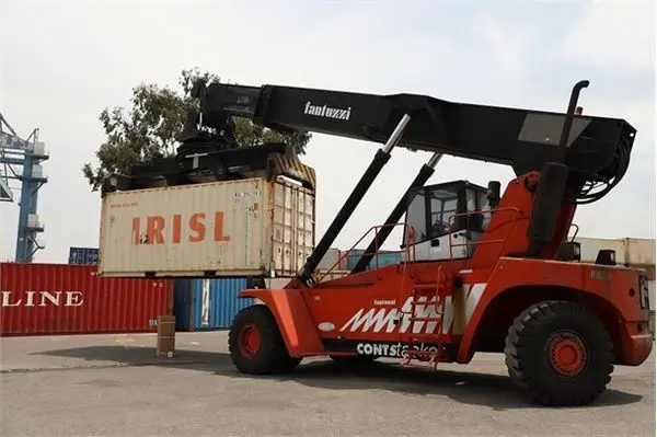 ارسال نخستین محموله صادراتی مونو اتیلن گلایکول تولیدی شرکت پتروشیمی شازند از بندر امیرآباد به مقصد روسیه