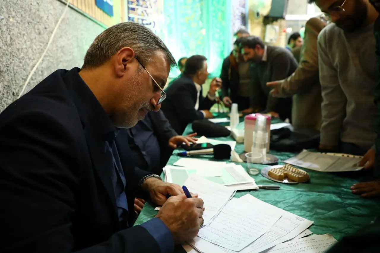 دیدار مردمی شهردار منطقه ۱۲ در مسجد المهدی(عج)