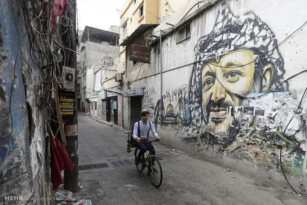 کار عجیب یک آرایشگر برای جذب مشتری+عکس