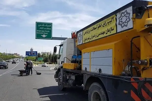 استفاده از دستگاه فلاسک آسفالت در عملیات مرمت معابر بزرگراهی