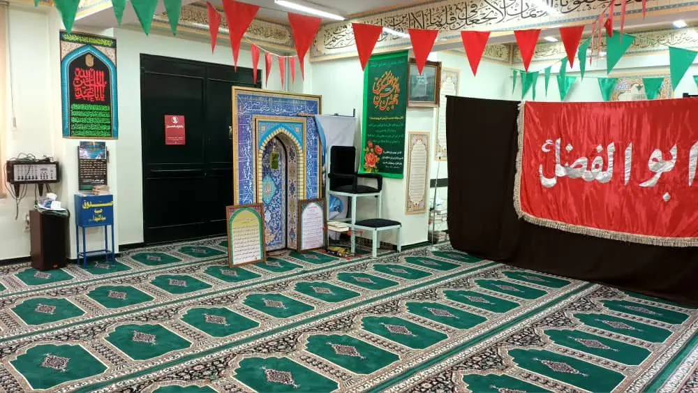 غبارروبی و تجهیز نمازخانه‌های متروی تهران