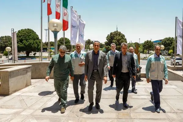 حضور رئیس هیات عامل ایمیدرو در فولاد مبارکه و تأکید بر تداوم جریان تولید