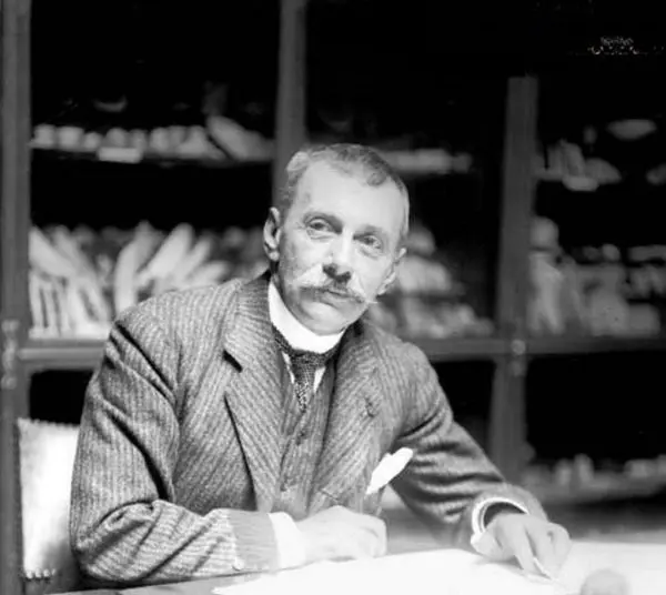 اولین کسی که پی برد ایران باید دارای منابع نفت باشد+عکس