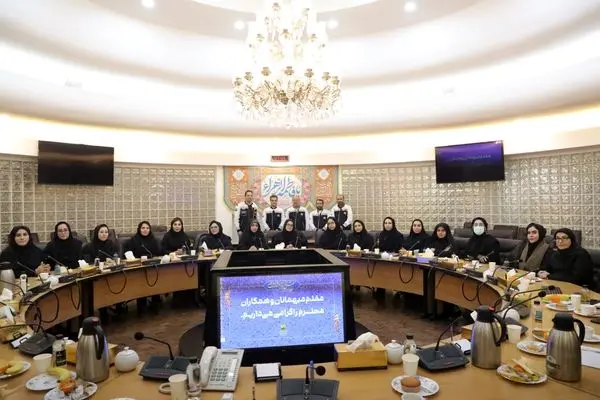 دیدار صمیمانه مدیرعامل شرکت بهره برداری مترو تهران و حومه با اعضا کمیته بانوان و جمعی از بانوان به مناسبت ولادت حضرت فاطمه (س) و گرامیداشت روز زن