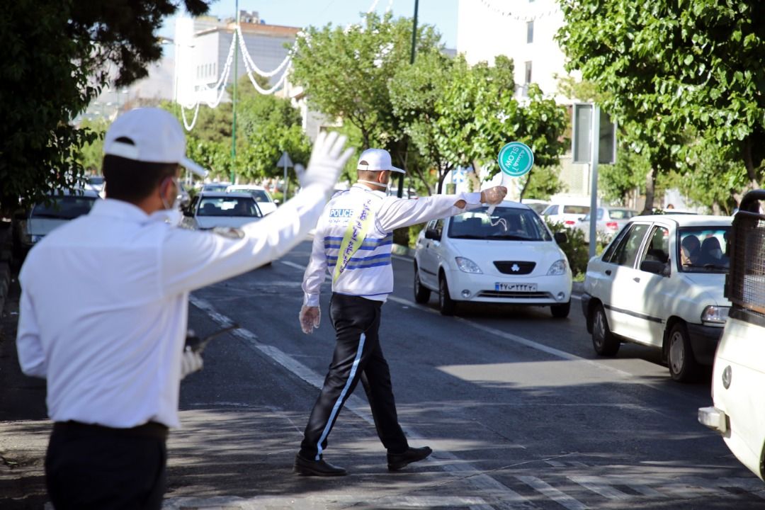 ارایه آموزش های  تخصصی به موتور سواران  در تقاطع های شمال شرق تهران


